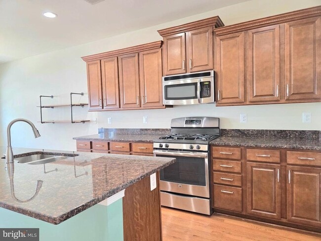 Building Photo - 1113 Red Hawk Way