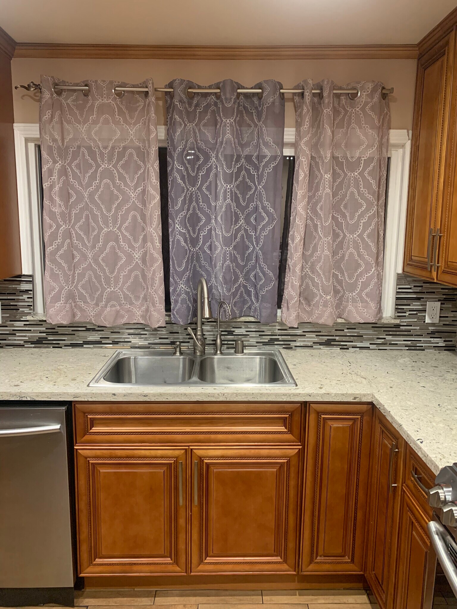 Building Photo - 766 N Alexandria Ave