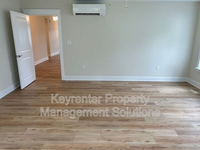 Building Photo - 185 Lindburgh Dr