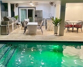 Building Photo - 3675 SW 26th St