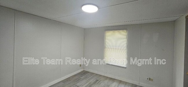 Building Photo - 10288 Silver Mine Rd
