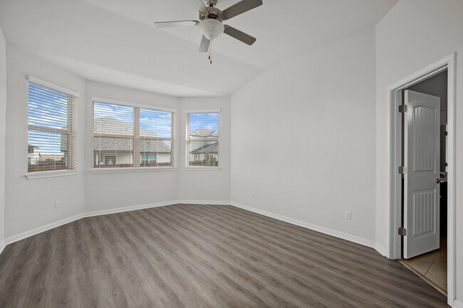 Building Photo - 19213 Quebrada Dr
