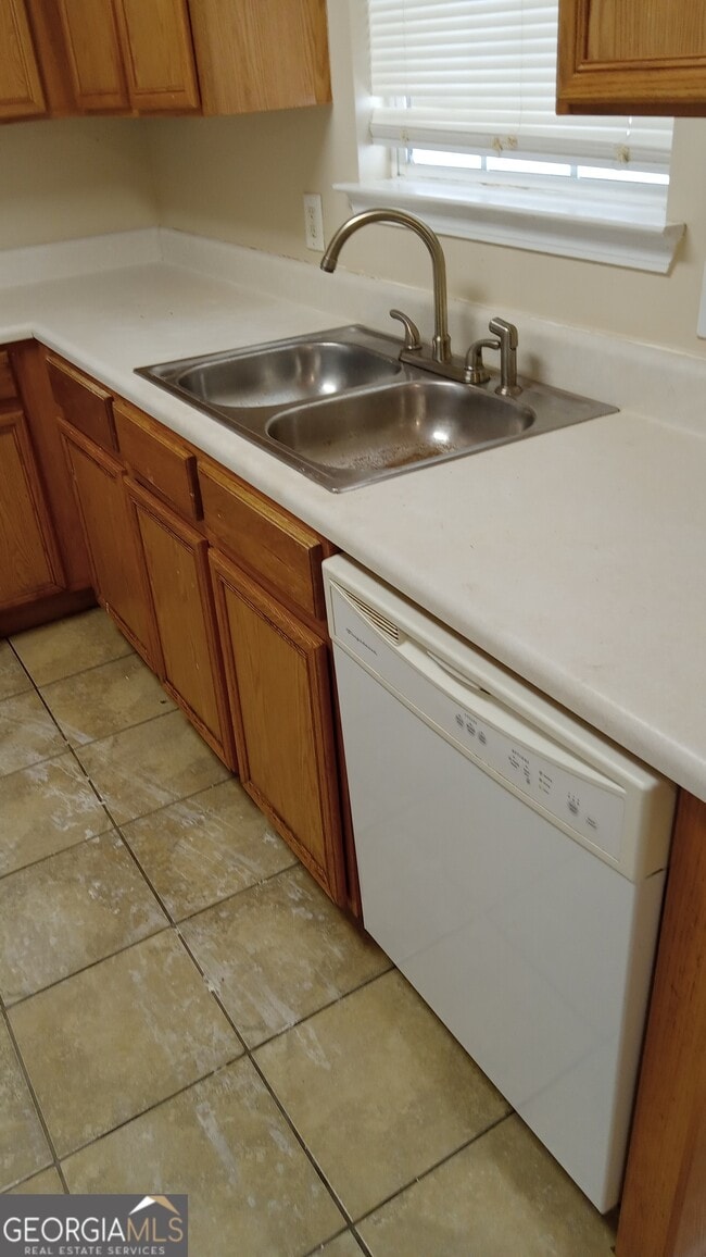 Building Photo - 6075 Camden Forrest Dr