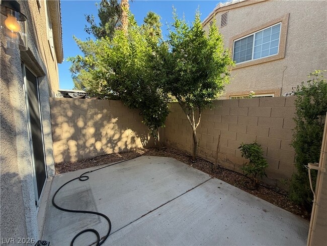 Building Photo - 9648 Silver City Dr