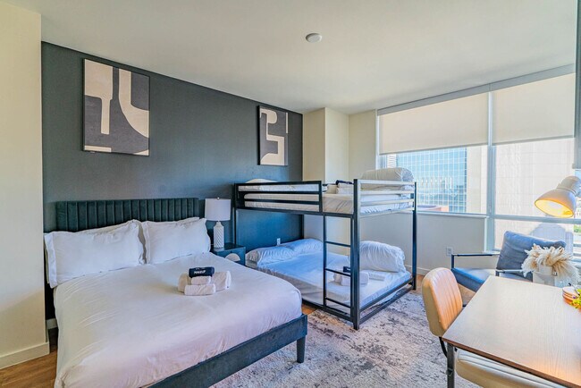 Building Photo - 44 W Monroe St