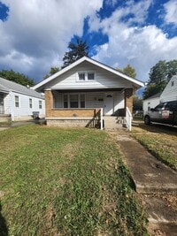Building Photo - Updated Two Bedroom Single Family Home nea...