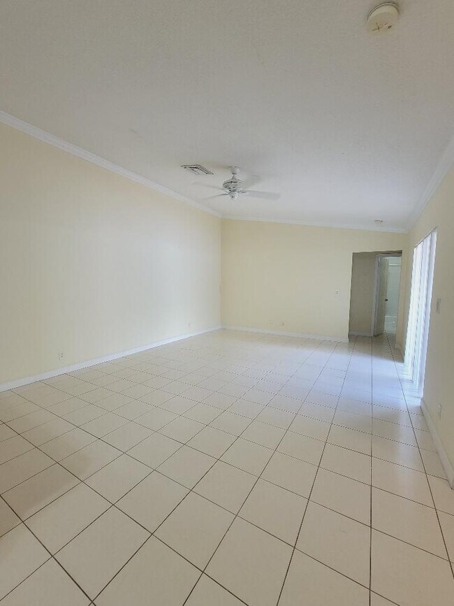 Building Photo - 14046 Wellington Trace