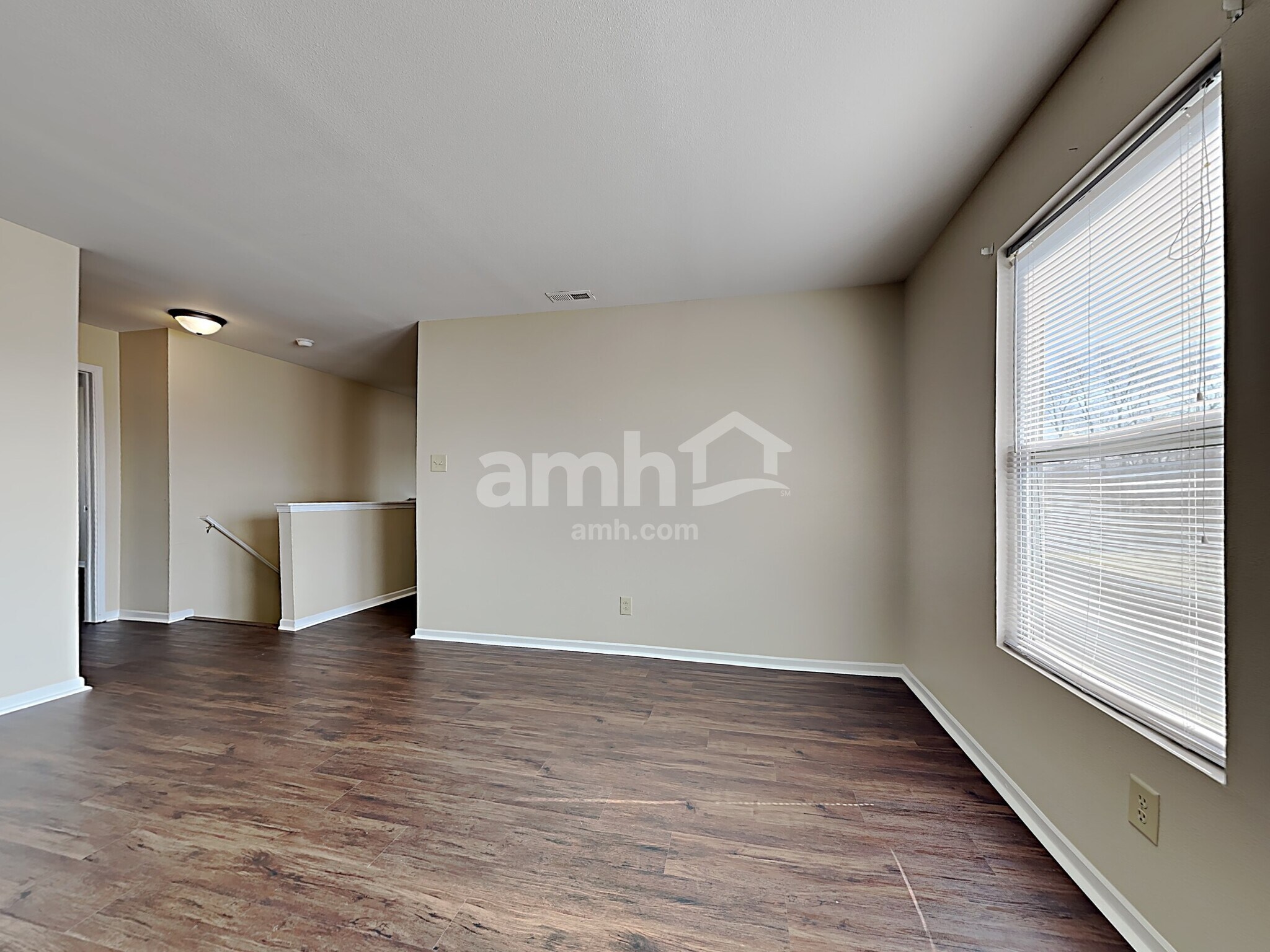 Building Photo - 10715 Inspiration Dr