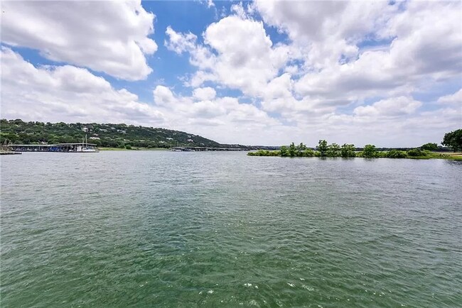 Building Photo - 3 BR/2 BA - 1554 SF Home in LAGO VISTA!!!
