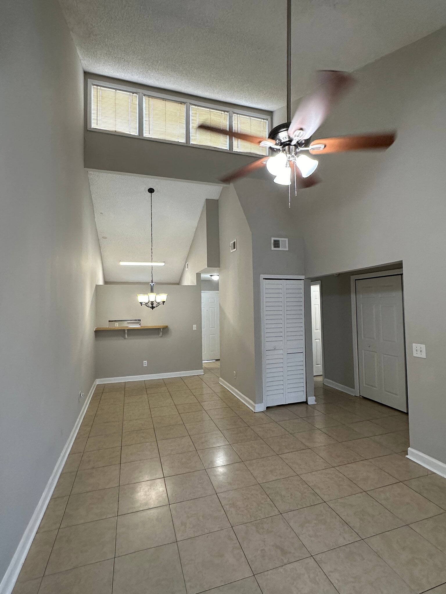 Building Photo - 2410 Seabury Pl N