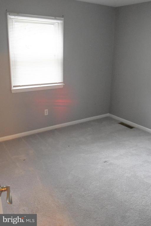 Building Photo - 936 Longfellow Ct