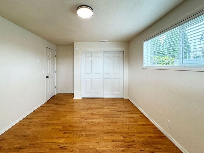 Building Photo - 2409 Ranch Dr