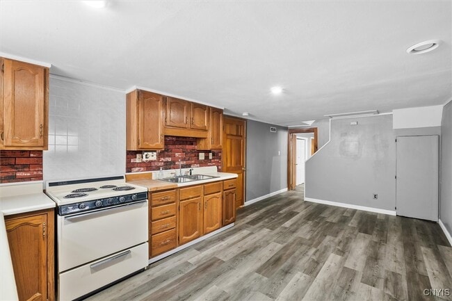 Building Photo - 941 Jamesville Ave