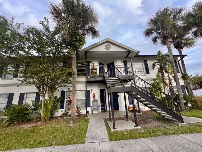 Building Photo - 3651 N Goldenrod Rd