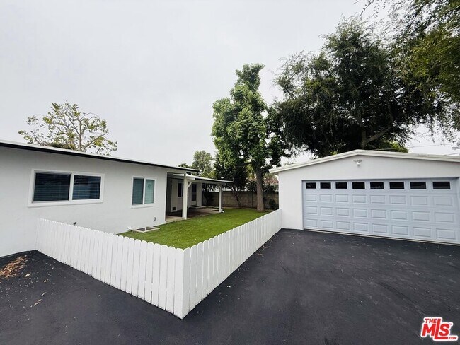 Building Photo - 13411 Wingo St