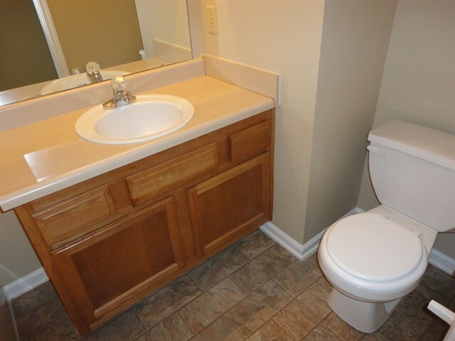 Building Photo - 5943 King Lear Dr