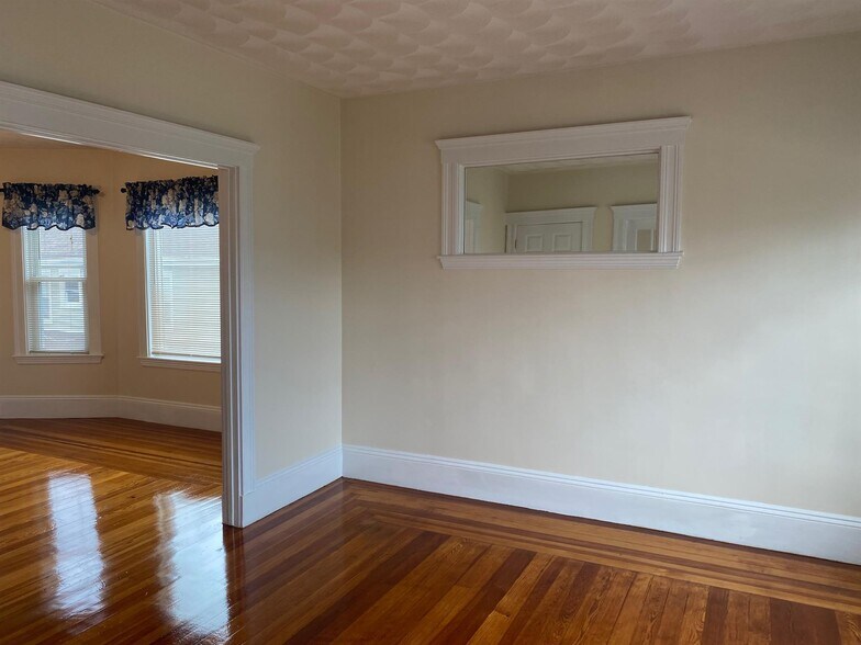 Building Photo - 190 Harvard St