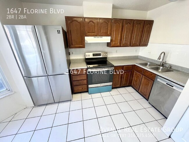 Building Photo - Spacious 2-Bed, 2-Bath Condo Retreat in Sa...