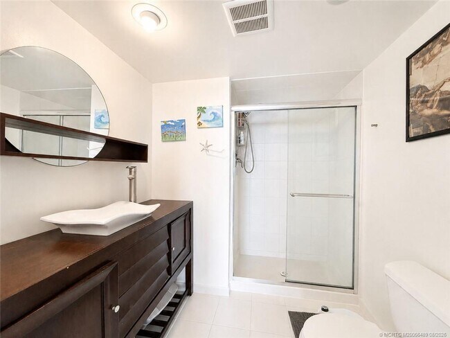 Building Photo - 11000 S Ocean Dr