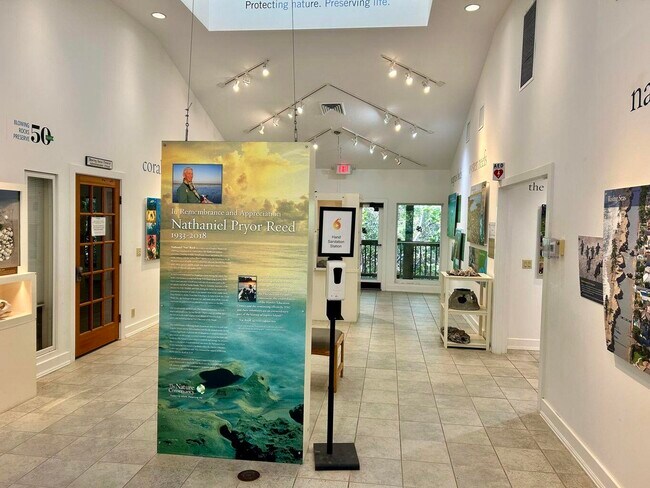 Building Photo - 331 Tequesta Dr