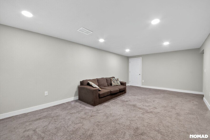 Building Photo - 4331 W 82nd Ave