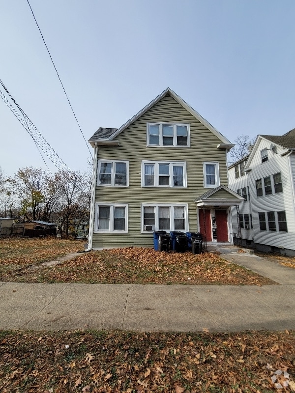 Building Photo - 252 Sheffield Ave