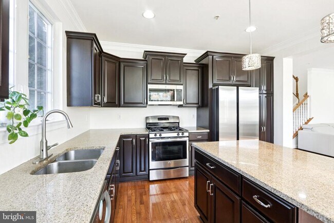 Building Photo - 1035 Thorndale Dr