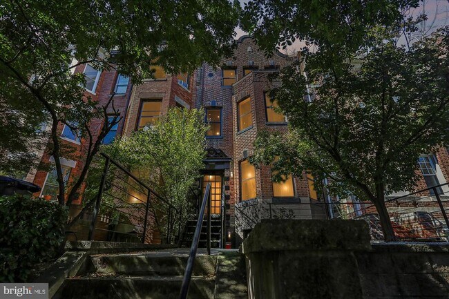 Building Photo - 3222 13th St NW