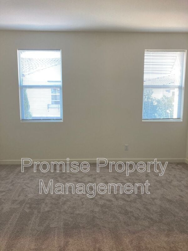 Building Photo - 4140 Sitio Cielo