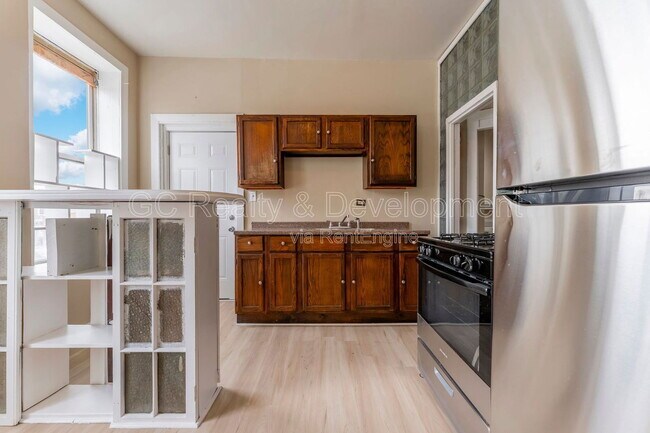 Building Photo - 3328 W Chicago Ave