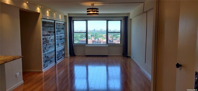 Building Photo - 107-40 Queens Blvd