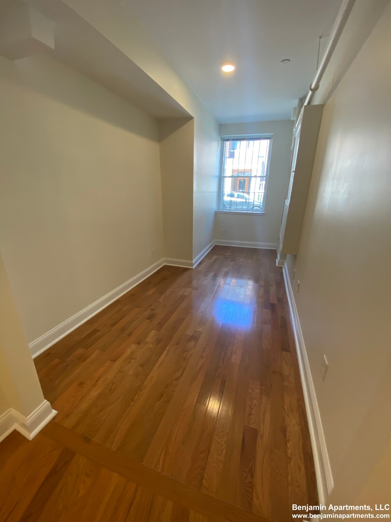 Building Photo - 123 Sutherland Rd