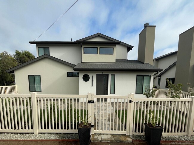 Building Photo - 1093 N Vulcan Ave