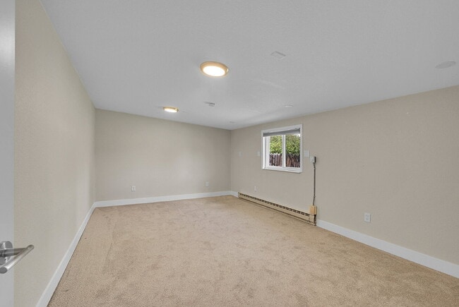 Building Photo - $3,195.00, 4 bed, 3 bath located in Arvada.