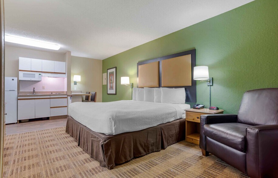 Building Photo - Furnished Studio-Baltimore - BWI Airport - International Dr.