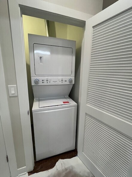 Building Photo - 1250 W Eddy St