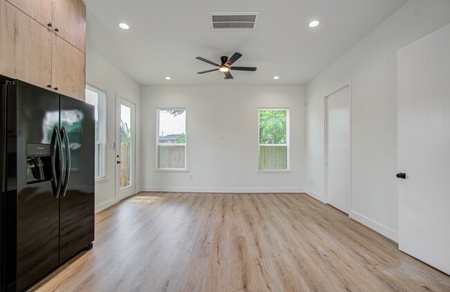 Building Photo - 1308 Tarley St