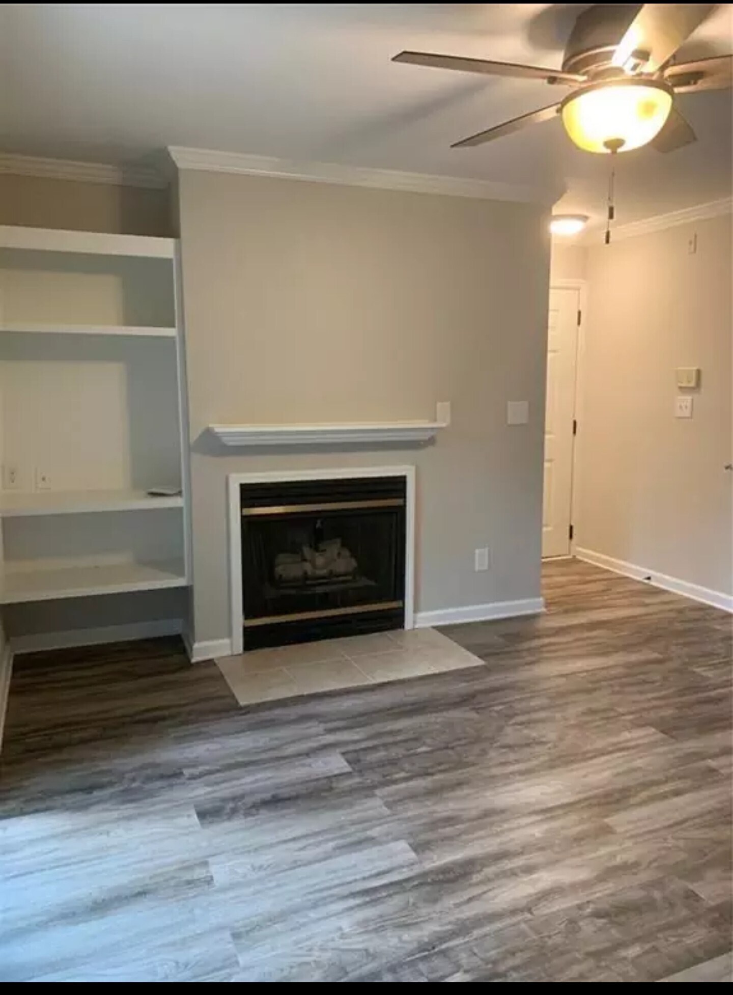 Fireplace - 515 Granville Ct