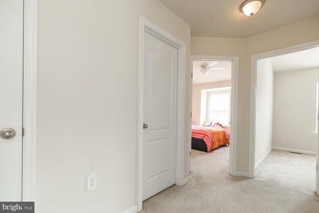 Building Photo - 155 Schramm Lp