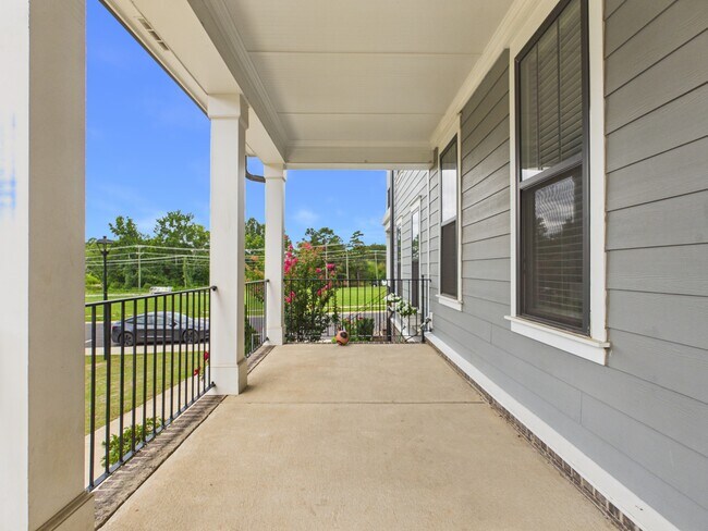 Building Photo - 10163 Meeting House Dr NW