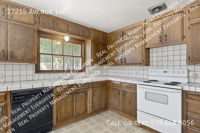 Building Photo - 27215 Ave 140
