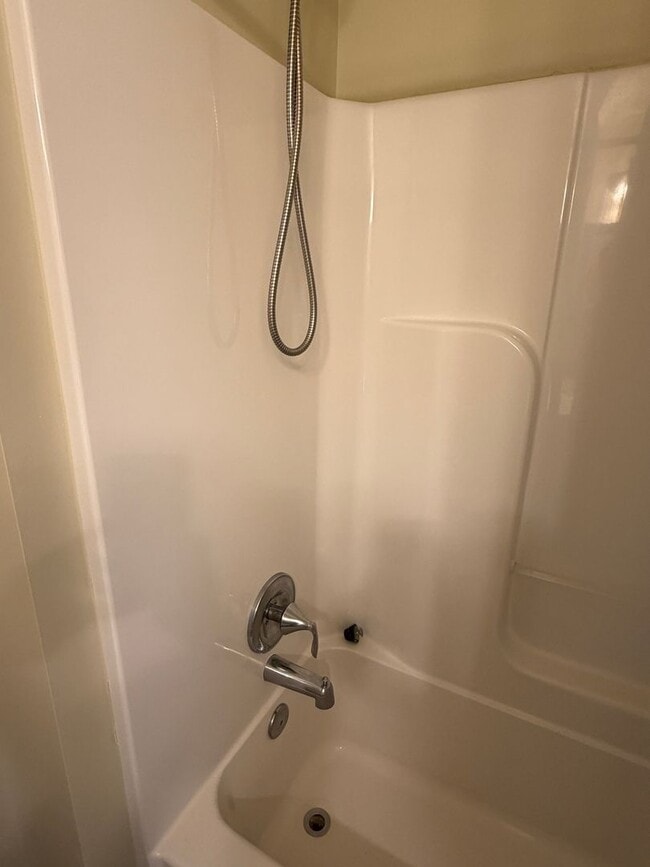 Building Photo - Upgraded 3 Bedroom Townhome North Chesterfield