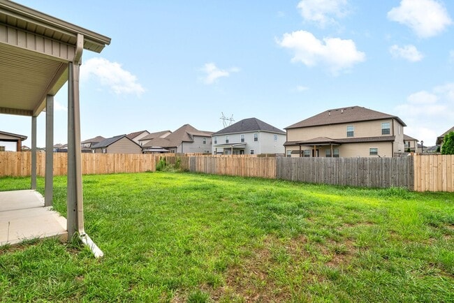 Building Photo - Dog Friendly Four Bedroom Near I24!