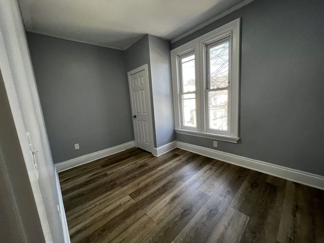 Building Photo - 237-239 South 7th Street, 2R