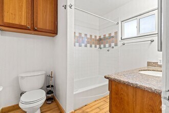 Building Photo - Cozy 1 Bedroom Condo by the Pool Looking f...