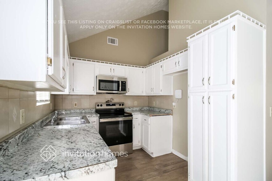 Building Photo - 4400 Milton Trail SW