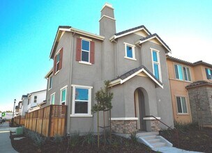 Building Photo - Home in Livermore Available for Move In!