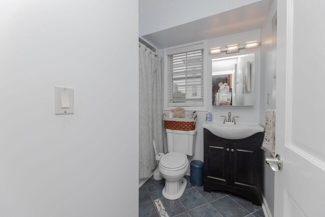 Building Photo - 354 3rd St