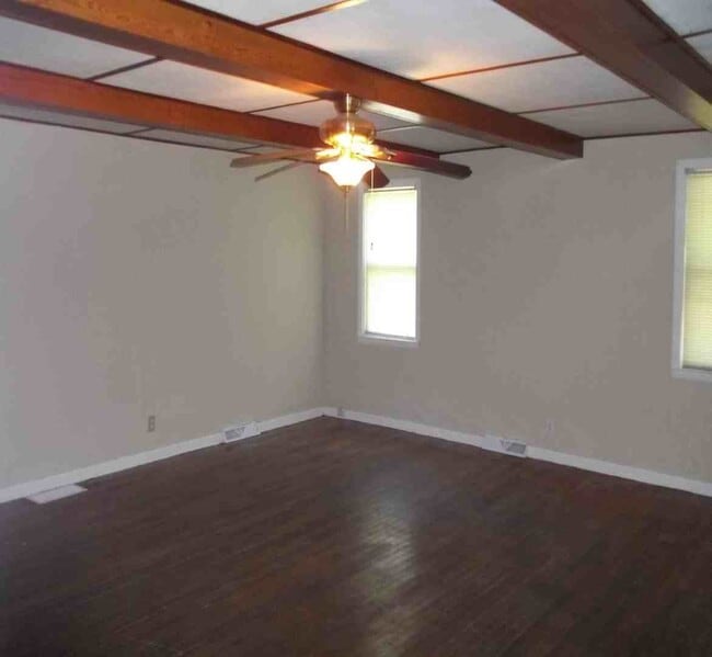 Building Photo - 109 N Clay St