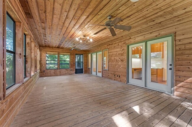 Building Photo - 3261 Eden Dr